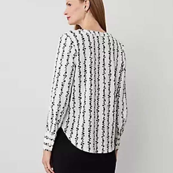 Women’s Ann Taylor Floral Blouse Top Popover Shirt New Large NWT - Picture 2 of 9